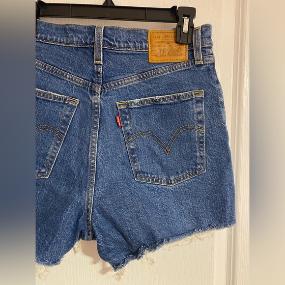 Levi’s Ribcage High Rise Cut Off Button-fly Denim Jean Shorts Size 28 - Picture 13 of 16